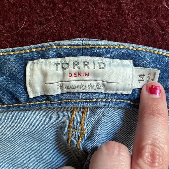 Torrid girlfriend capri - Picture 2 of 4